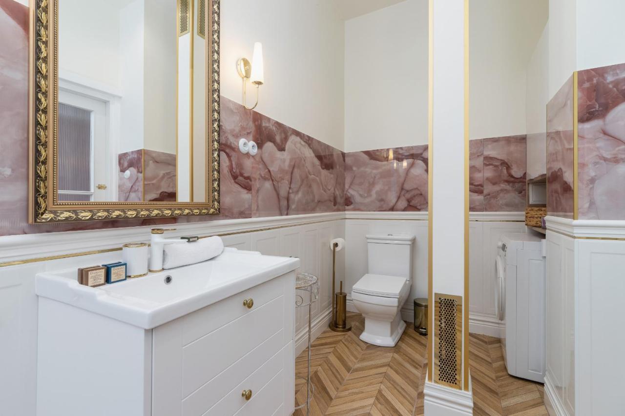 Luxurious & Unique Apartment Mickiewicza Cracow By Renters Prestige Kraków Eksteriør billede