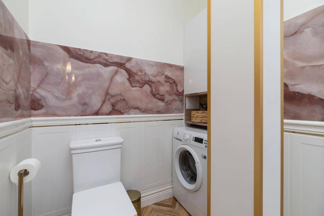 Luxurious & Unique Apartment Mickiewicza Cracow By Renters Prestige Kraków Eksteriør billede